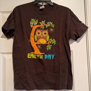 Gildan Brown Earth Day Owl Graphic Tee